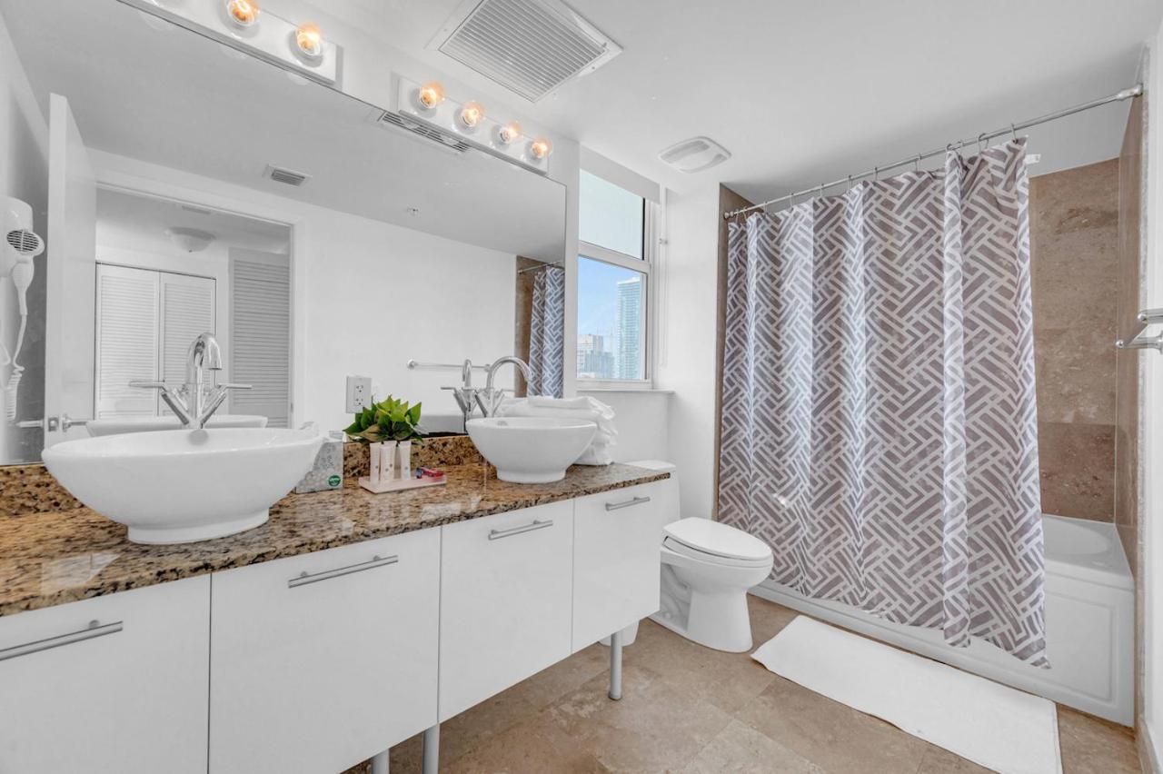 Iconic 2 Bedroom Loft Brickell-Stunning Views Miami Extérieur photo
