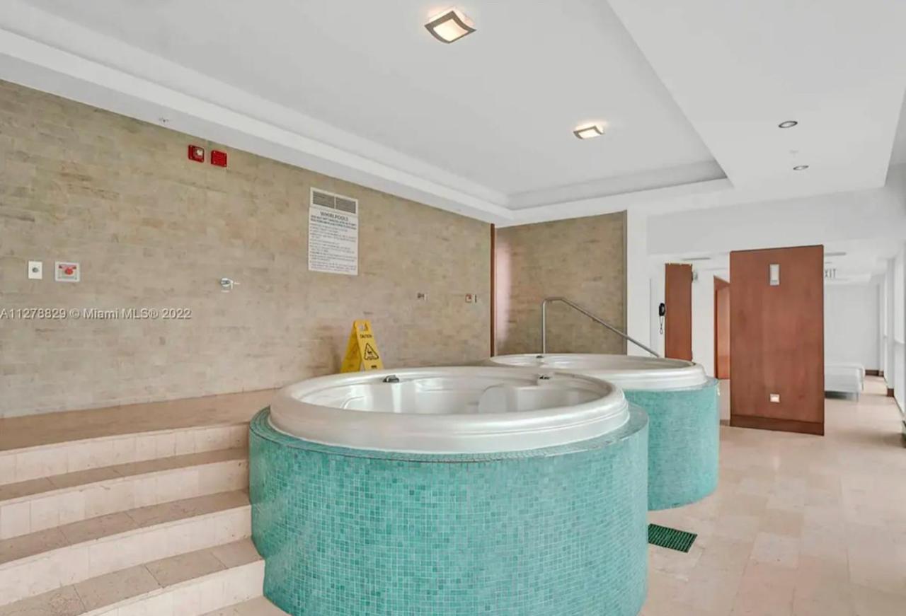 Iconic 2 Bedroom Loft Brickell-Stunning Views Miami Extérieur photo